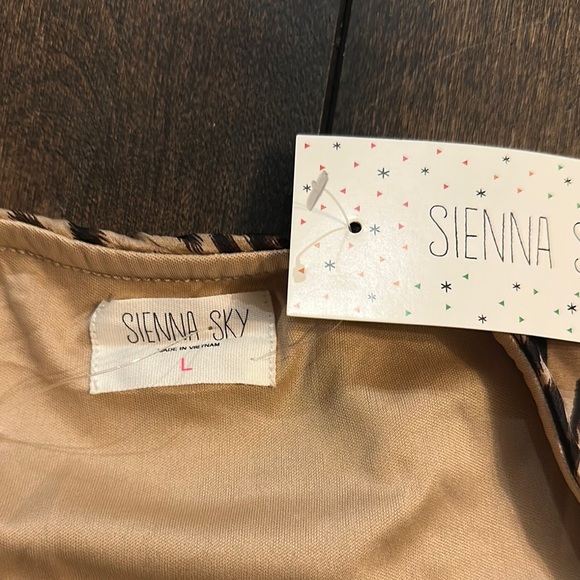 SIENNA SKY Leopard Print silky Skirt - Picture 5 of 5